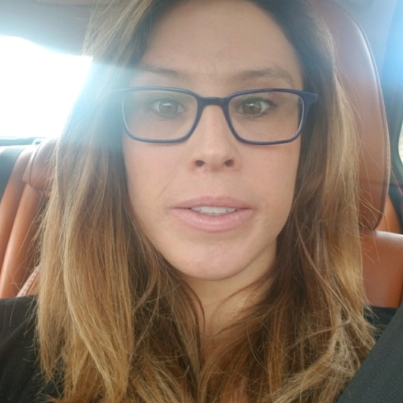 Meet your Posher, Alli - Picture 1 of 1